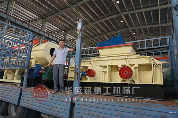 1000x800型液壓對(duì)輥破碎機(jī)發(fā)往江蘇發(fā)貨現(xiàn)場