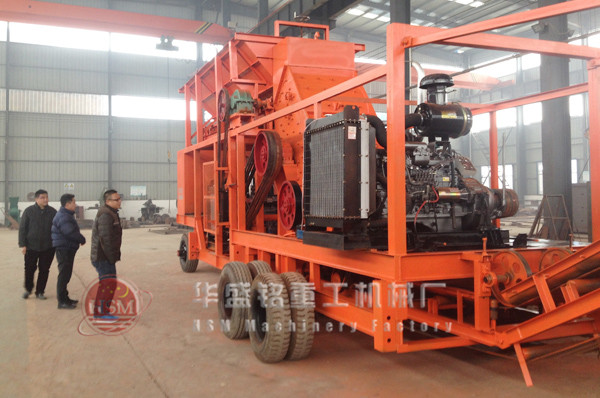 移動(dòng)對(duì)輥制砂機(jī)時(shí)產(chǎn)量150噸多少錢(qián)？