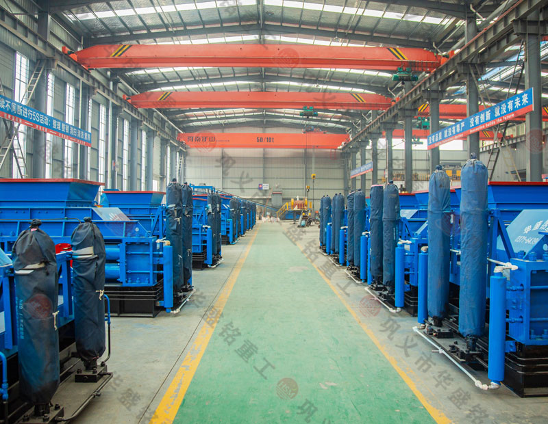 礦石輕松破碎,大幅提高生產(chǎn)效率——對輥式破碎機